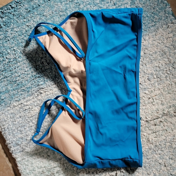 KORTNI JEANE: Marine Blue V crop - Picture 2 of 3